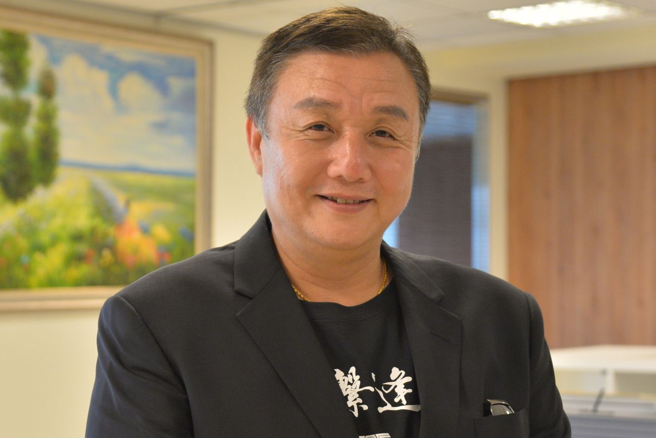 扣緊校友們思念之情 建構學生展翅高飛的橋樑｜專訪校友聯絡暨就業輔導處王壘校輔長